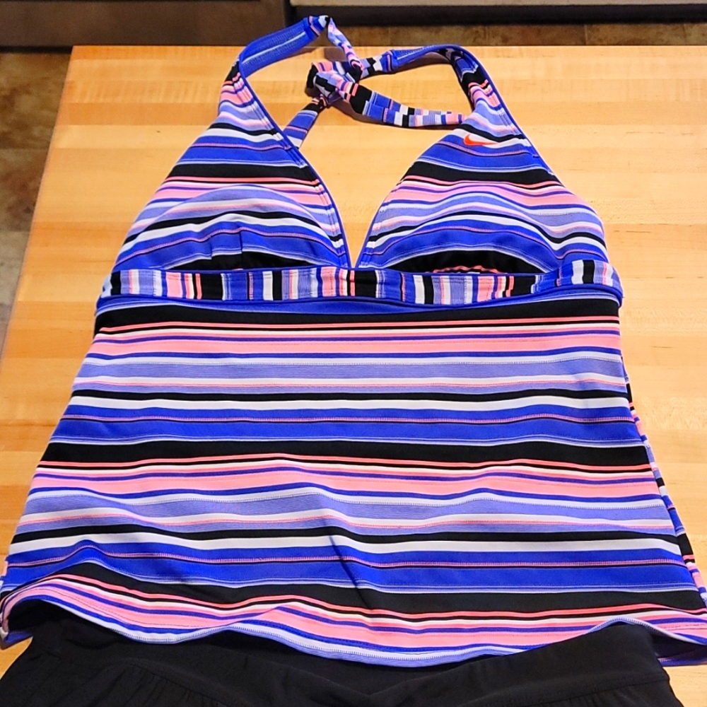 Like new Women's Nike bathing suit Size 14